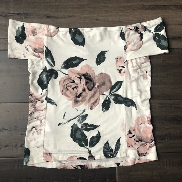 DYNAMITE off shoulder rose print crop top XS - Picture 6 of 7